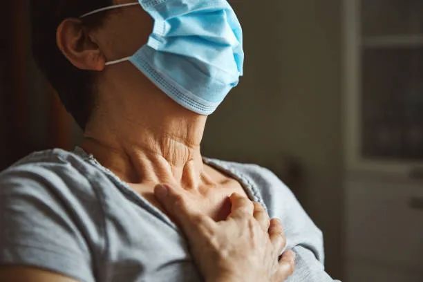 Doctors send confirmed patients home when blood oxygen is below 90%? Woman speaks in pain about what happened to her family - Medasia.Store
